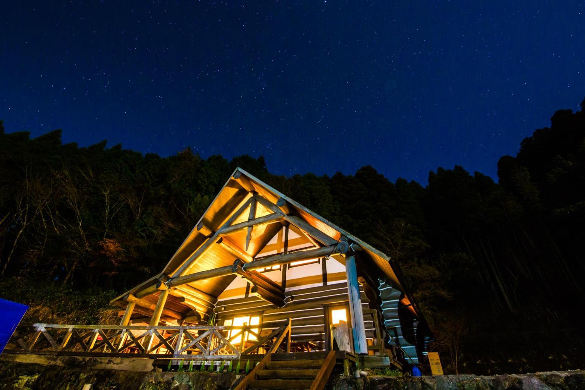 מלון Yufuin Log House No Yado Tom Sawyer מראה חיצוני תמונה